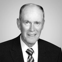 Tom Kennedy is an internationally recognized leader in higher education with more than 50 years of experience, both in the classroom and in executive leadership roles.